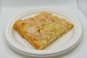 Pizza con salvia e cipolla bianca