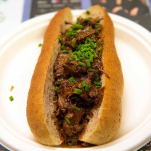 Maritozzo farcito con stracotto di manzo alla Cipolla rossa di Cannara